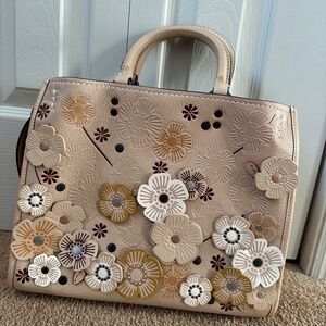 Coach 1941 Rogue with Tea Rose Details